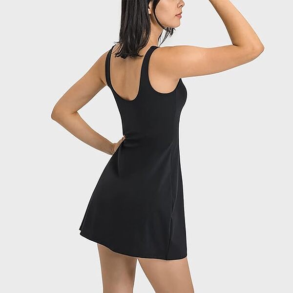Vestito sportivo elasticizzato con pantaloncini integrati | GLIMDRESS
